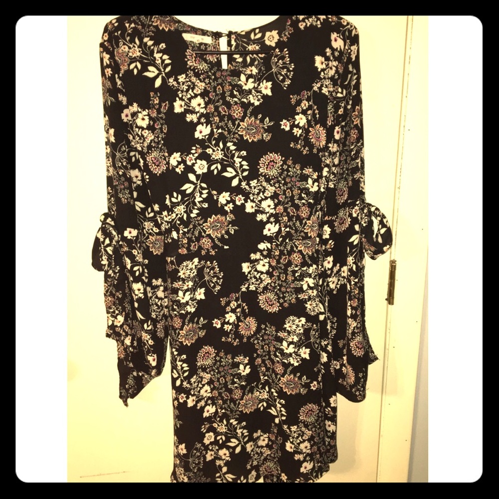 Floral dress with bell sleeves